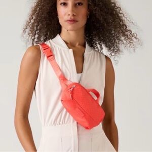 Athleta Excursion Mini Belt Bag